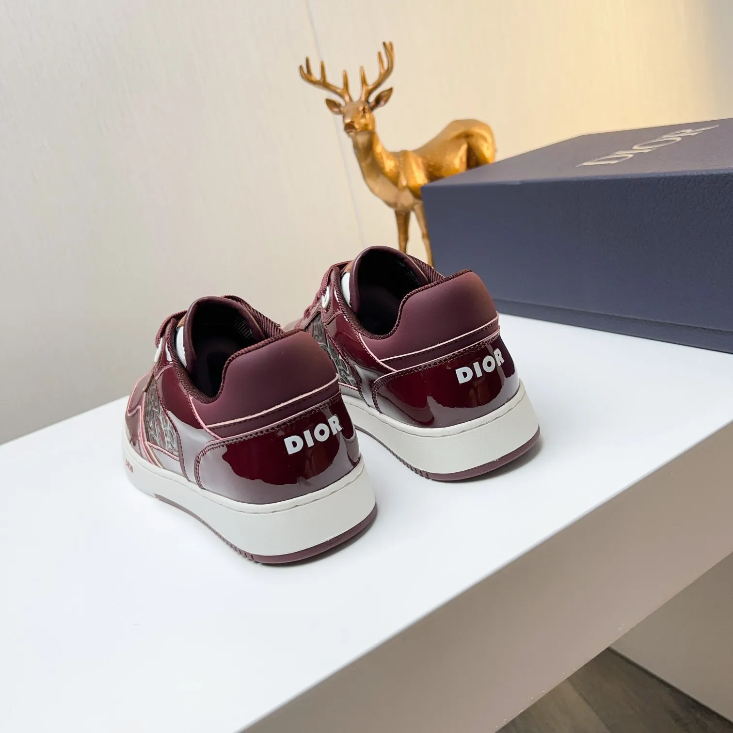 Men's Men's Shoes 💰400 [New] 🦩🦩Dior - Low-top sneakers 2025 spring men's collection new arrivals [Celebrate][Celebrate][Celebrate], reinterpret the basketball shoe design and become a classic Dior item [Strong][Strong][Strong], crafted in black and cream white smooth cowhide with beige suede, leather display on the side The CD logo, tongue, sole and back side are decorated with various distinctive details to enhance the style[666][666], while eyelet details, topstitching and rubber panels highlight the dynamic charm of its athletic style[strong][strong][strong]. It has a two-color rubber sole, which can be matched with various clothing to create a refined look. Size: 38 to 44 (45 can be customized